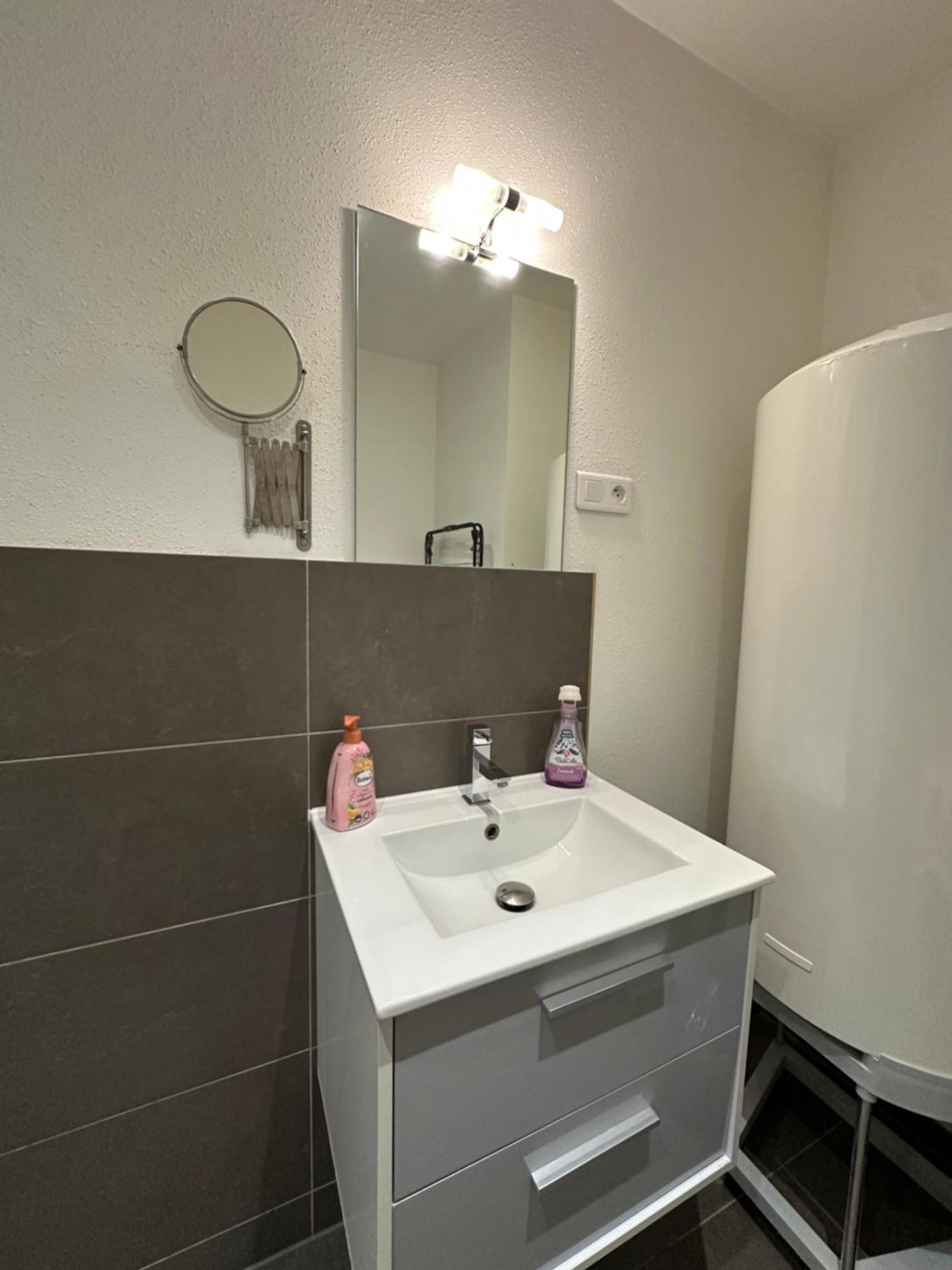 # Le 3 # Joli T3 Centre, Neuf, Calme Et Equipe Apartment