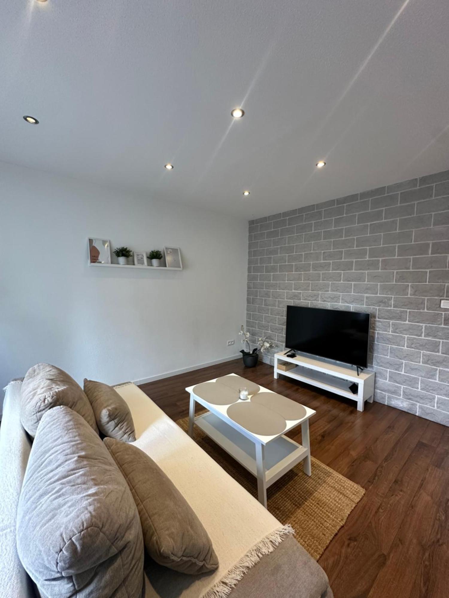 # Le 3 # Joli T3 Centre, Neuf, Calme Et Equipe * Mülhausen